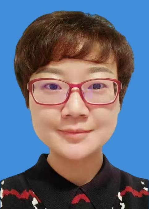 靳瑜